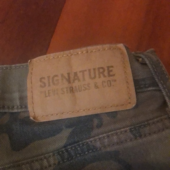 Signature Camo Jean Shorts size 28 - Picture 4 of 7